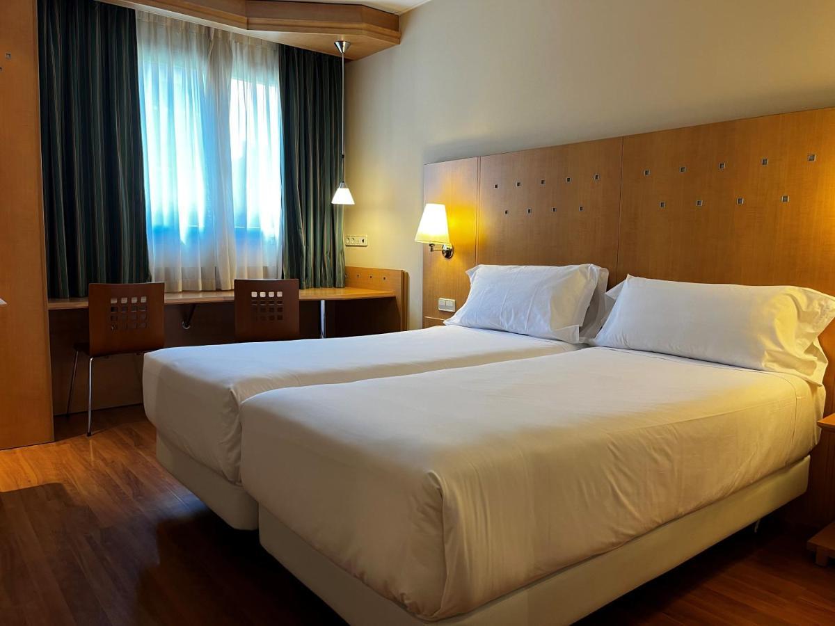 Holiday Inn Express Logrono Rioja By Ihg Bagian luar foto