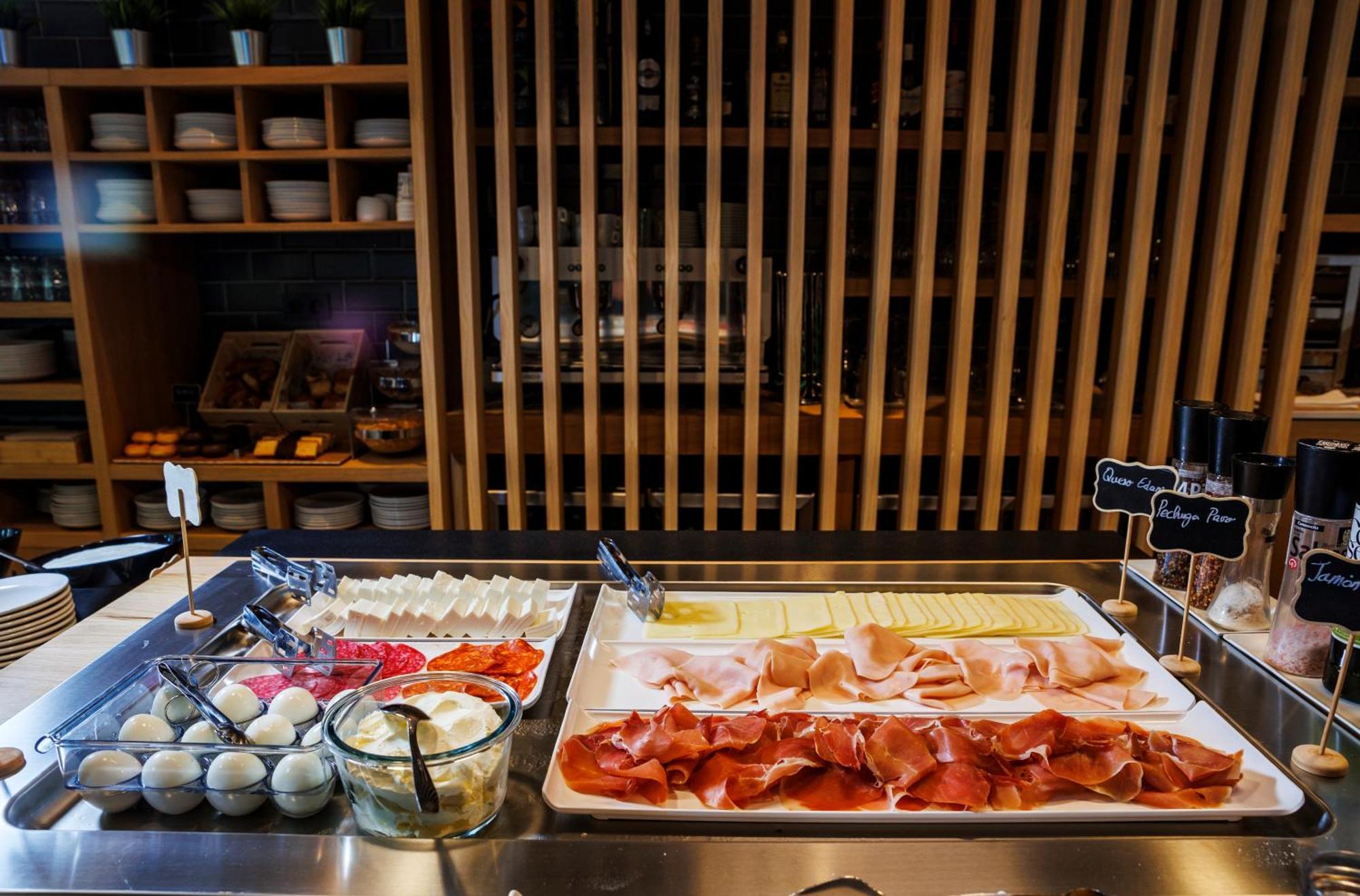 Holiday Inn Express Logrono Rioja By Ihg Bagian luar foto
